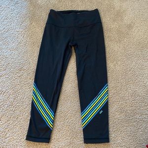 Women's Victoria Secret Sport Capri Leggings, size XS